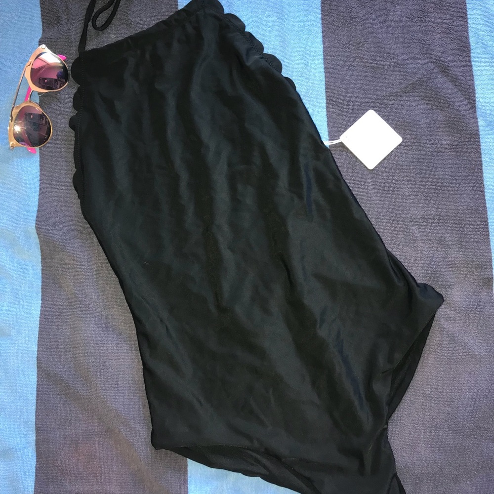 NWT Vanilla/Beach black one piece swim suit🧜🏼‍♀️